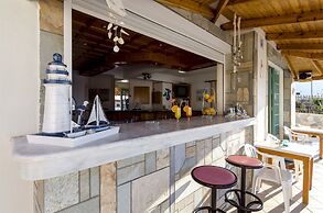 Aglaia Apartments & Studios