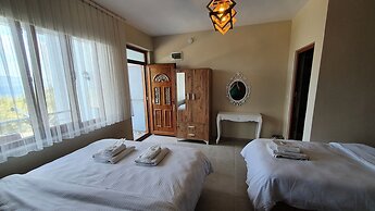 Assos Nazan Motel Restoran Beach