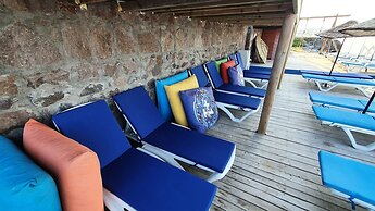 Assos Nazan Motel Restoran Beach