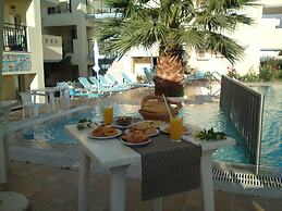 Sunshine Studios & Apartments