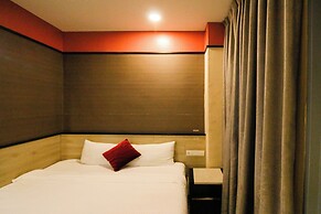 Golden Roof Hotel Seri Iskandar