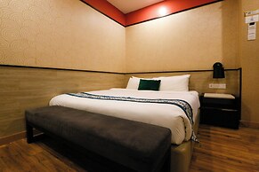 Golden Roof Hotel Seri Iskandar