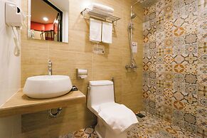 Golden Roof Hotel Seri Iskandar