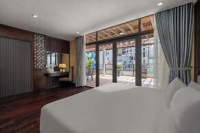 Palazzo Luxury Hotel