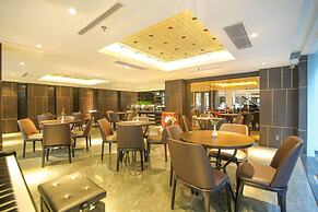 Palazzo Luxury Hotel