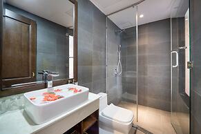 Palazzo Luxury Hotel