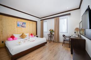 Palazzo Luxury Hotel