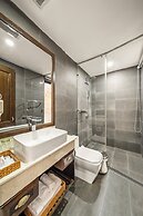 Palazzo Luxury Hotel