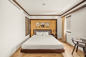 Palazzo Luxury Hotel