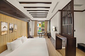 Palazzo Luxury Hotel