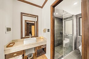 Palazzo Luxury Hotel