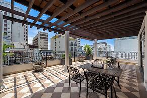 Palazzo Luxury Hotel