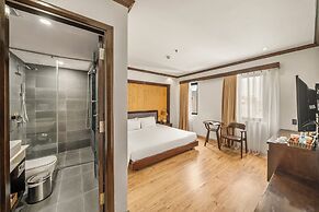 Palazzo Luxury Hotel