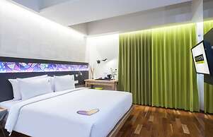 MaxOneHotels at Dharmahusada - Surabaya