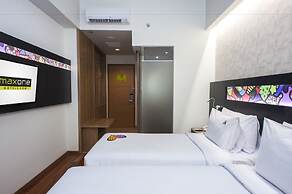 MaxOneHotels at Dharmahusada - Surabaya