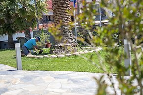 Dionysos Hotel & Suites