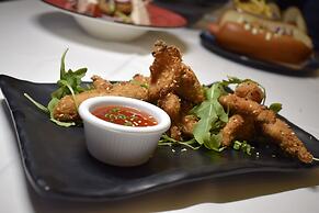 Dionysos Hotel & Suites