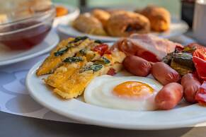 Dionysos Hotel & Suites