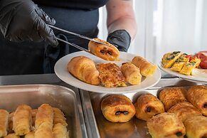 Dionysos Hotel & Suites