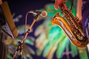 Dionysos Hotel & Suites