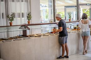 Dionysos Hotel & Suites