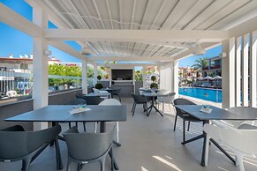 Dionysos Hotel & Suites