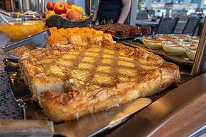 Dionysos Hotel & Suites