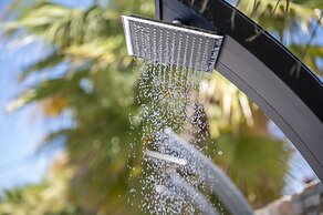 Dionysos Hotel & Suites