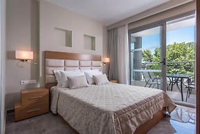 Dionysos Hotel & Suites