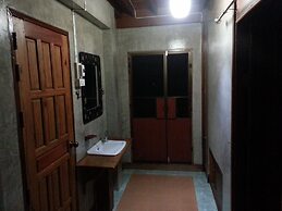 Rim Nam Kong Homestay & Campsite