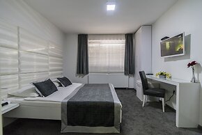 Hotel Cool Zagreb Airport