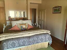 Cayuga Lake Inn Ithaca Hotel Alt 