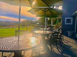 Cayuga Lake Inn Ithaca Hotel Alt 