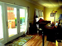 Cayuga Lake Inn Ithaca Hotel Alt 