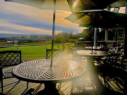 Cayuga Lake Inn Ithaca Hotel Alt 