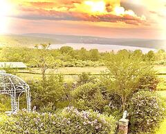 Cayuga Lake Inn Ithaca Hotel Alt 