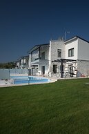 White Pearl Luxury Villas