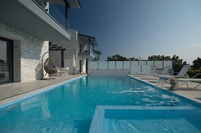White Pearl Luxury Villas