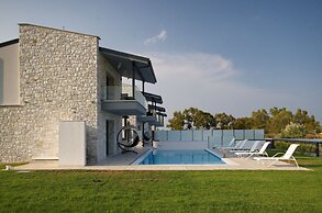 White Pearl Luxury Villas