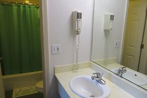 Capri Motel