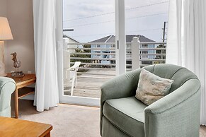 Sandpeddler Inn & Suites