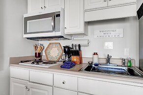 Sandpeddler Inn & Suites