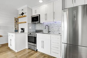 Sandpeddler Inn & Suites