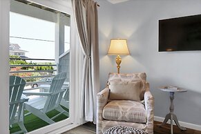 Sandpeddler Inn & Suites