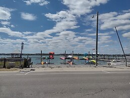 Sandpeddler Inn & Suites