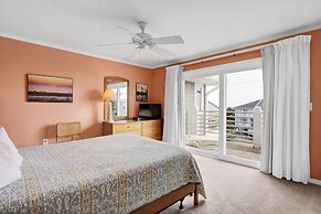 Sandpeddler Inn & Suites