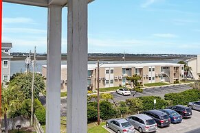 Sandpeddler Inn & Suites