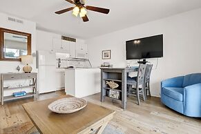 Sandpeddler Inn & Suites