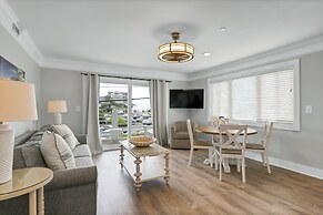 Sandpeddler Inn & Suites