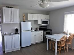 Sandpeddler Inn & Suites